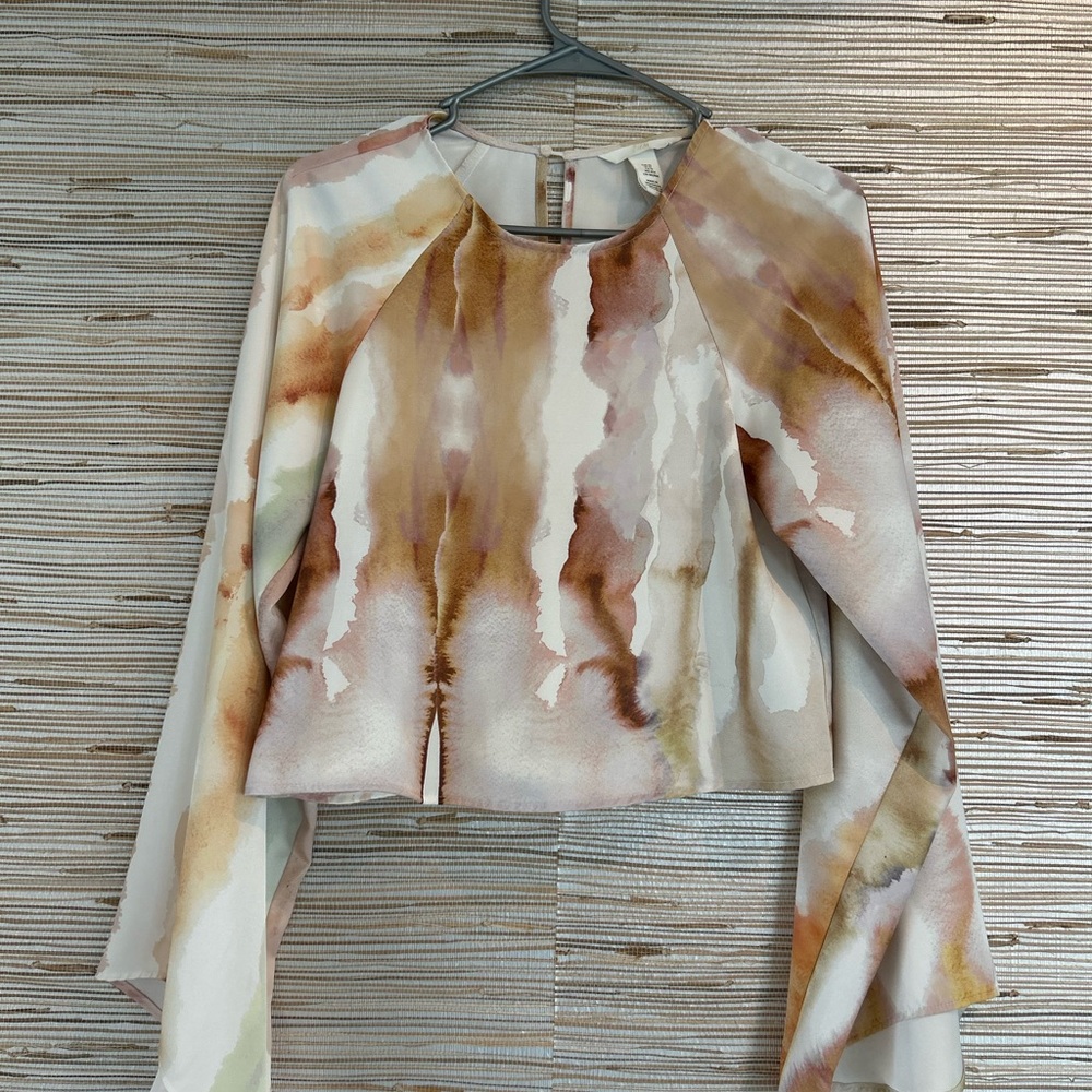 Bell sleeve top